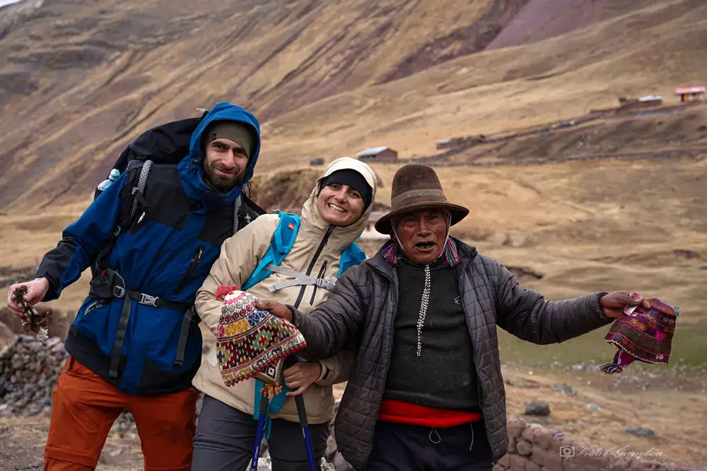 Supporting local people during the Rainbow Mountain Tour